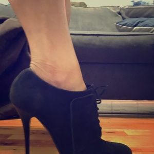 Giuseppe Zanotti- size 10 black suede